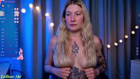 Snapshot of liv_fay chatting on 02/20/25, 07:19 Liv 3 online show from 02/20/25, 07:19