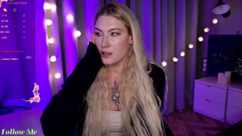 Snapshot of liv_fay chatting on 02/26/25, 07:05 Liv 3 online show from 02/26/25, 07:05