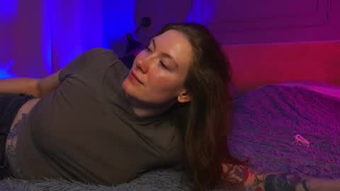 Snapshot of liv_fay chatting on 09/26/25, 03:38 Liv 3 online show from 09/26/25, 03:38