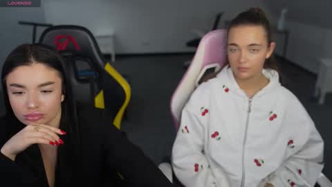 Snapshot of livehub054 chatting on 02/16/26, 12:45 Sheryl online show from 02/16/26, 12:45