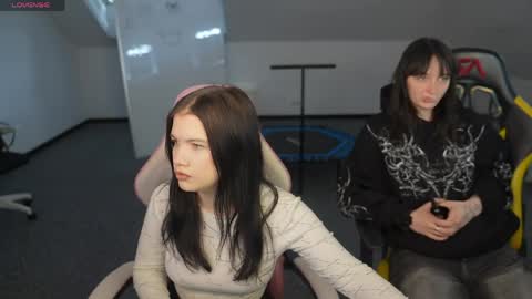 Snapshot of livehub054 chatting on 04/01/26, 10:27 Sheryl online show from 04/01/26, 10:27