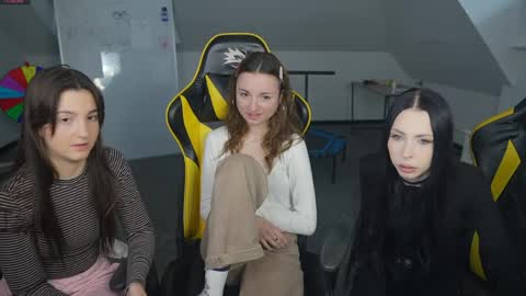 Snapshot of livehub054 chatting on 04/07/26, 10:26 Sheryl online show from 04/07/26, 10:26