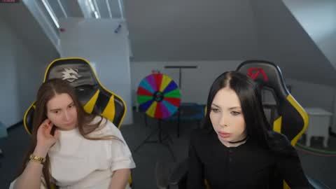 Snapshot of livehub054 chatting on 04/12/26, 10:42 Sheryl online show from 04/12/26, 10:42