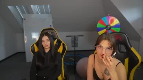 Snapshot of livehub054 chatting on 04/15/26, 10:11 Sheryl online show from 04/15/26, 10:11