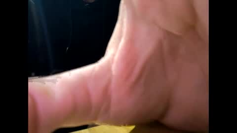 Snapshot of liveyisus chatting on 11/04/25, 04:17 liveyisus online show from 11/04/25, 04:17