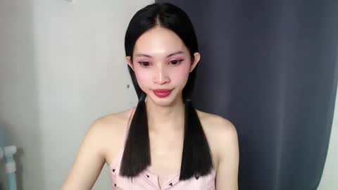 Snapshot of liviacum_ chatting on 09/09/25, 06:24 Lvia online show from 09/09/25, 06:24