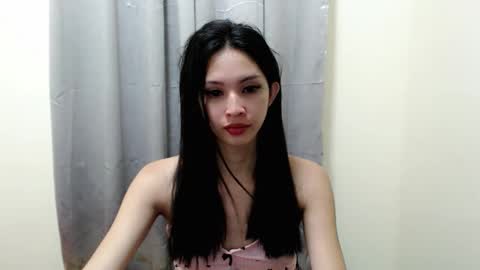 Snapshot of liviacum_ chatting on 11/27/25, 03:25 Lvia online show from 11/27/25, 03:25