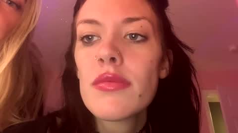 Snapshot of livingdeadgrl13 chatting on 10/20/25, 07:20 livingdeadgrl13 online show from 10/20/25, 07:20