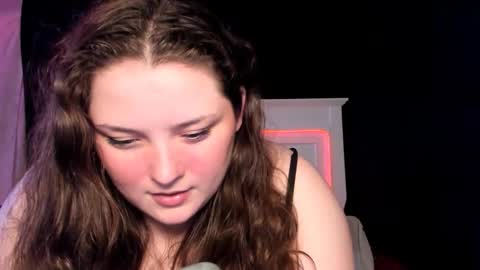 Snapshot of livinsubspace chatting on 04/28/26, 02:27 Liv online show from 04/28/26, 02:27