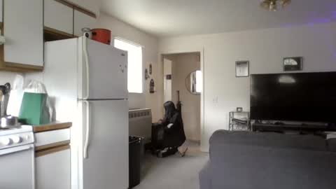 Liv Mirage online show from 10/08/25, 06:38