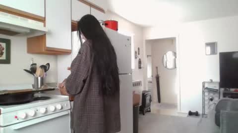 Liv Mirage online show from 11/04/25, 09:25