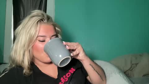 Snapshot of livvymack chatting on 10/07/25, 03:09 Livvy online show from 10/07/25, 03:09