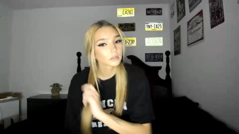 Snapshot of livvywinters chatting on 04/07/26, 04:13 Livvy online show from 04/07/26, 04:13