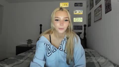 Snapshot of livvywinters chatting on 05/11/26, 03:45 Livvy online show from 05/11/26, 03:45