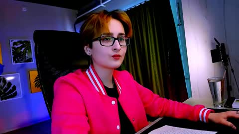 LixeLuna online show from 04/25/26, 07:00