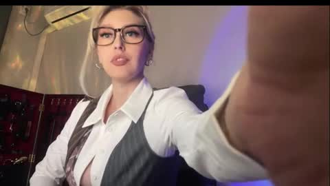 Snapshot of liya_ray chatting on 03/22/26, 03:37 Liya Ray online show from 03/22/26, 03:37