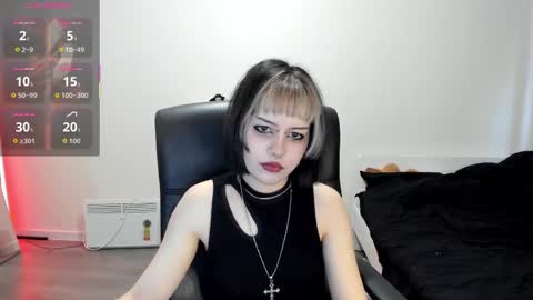 Snapshot of liyaluna chatting on 10/14/25, 11:22 LIA online show from 10/14/25, 11:22