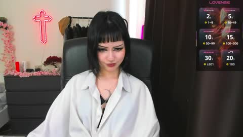 Snapshot of liyaluna chatting on 04/27/26, 11:52 LIA online show from 04/27/26, 11:52