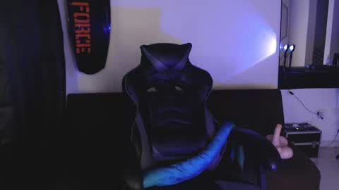 Snapshot of liz_beths chatting on 10/20/25, 04:51 Elizabeth online show from 10/20/25, 04:51