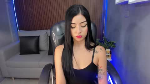 Snapshot of liz_bohemia chatting on 04/16/26, 10:45 LIZ online show from 04/16/26, 10:45