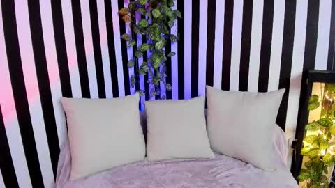 Liz  online show from 01/13/26, 02:44