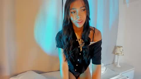 Snapshot of liz_grant chatting on 11/06/25, 10:54 Liz Grant online show from 11/06/25, 10:54