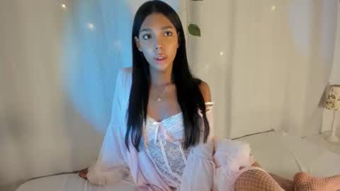 Snapshot of liz_grant chatting on 11/21/25, 11:03 Liz Grant online show from 11/21/25, 11:03