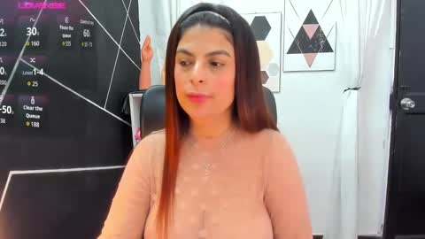 Snapshot of liz_levo chatting on 10/03/25, 02:03 Liz 3 online show from 10/03/25, 02:03