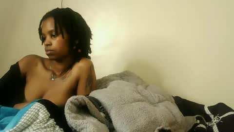 Snapshot of liz_lovie chatting on 05/10/26, 09:53 liz_lovie online show from 05/10/26, 09:53