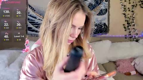 Snapshot of liza_mills chatting on 12/16/25, 12:32 Liza online show from 12/16/25, 12:32