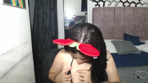 Snapshot of liza_thurner chatting on 12/04/24, 01:47 Liza Thurner online show from 12/04/24, 01:47