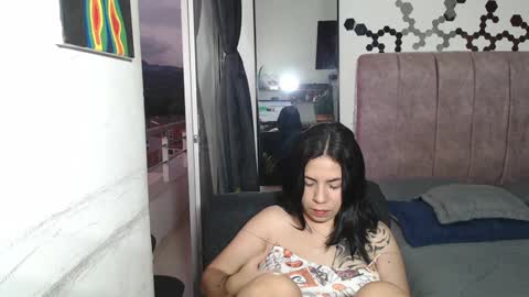 Snapshot of liza_thurner chatting on 12/04/24, 10:41 Liza Thurner online show from 12/04/24, 10:41