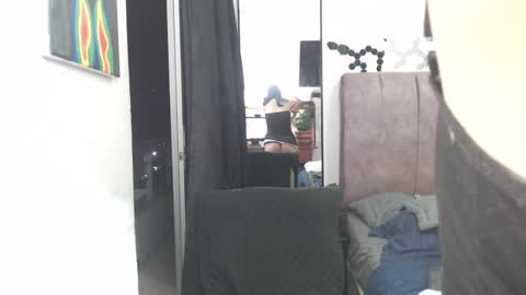 Snapshot of liza_thurner chatting on 01/26/25, 12:05 Liza Thurner online show from 01/26/25, 12:05