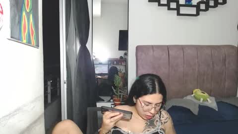 Snapshot of liza_thurner chatting on 09/27/25, 01:54 Liza Thurner online show from 09/27/25, 01:54