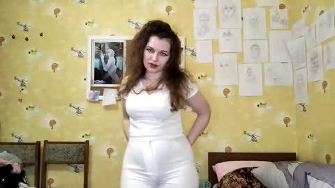 Snapshot of lizabethkimbal chatting on 05/01/26, 04:44 Molly online show from 05/01/26, 04:44
