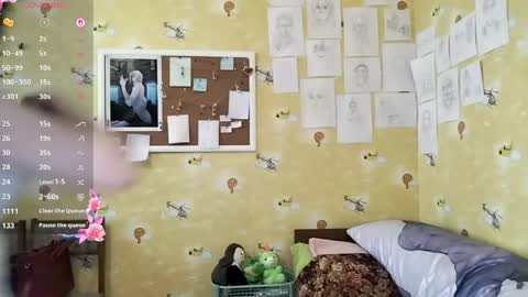 Snapshot of lizabethkimbal chatting on 05/13/26, 09:17 Molly online show from 05/13/26, 09:17