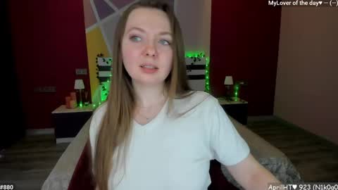 Girl next door online show from 04/15/26, 11:39