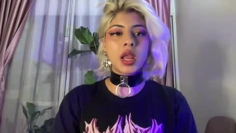 Lizeth online show from 12/10/24, 11:19