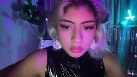 Lizeth online show from 02/07/25, 02:19