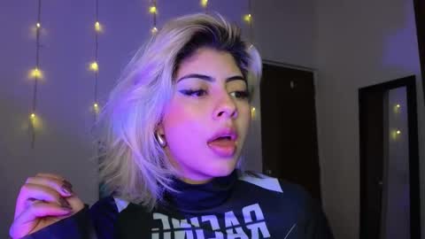 Lizeth online show from 02/11/25, 11:44