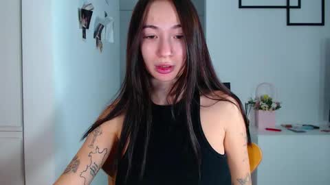 Snapshot of lizamyah chatting on 11/19/25, 02:28 Liza online show from 11/19/25, 02:28