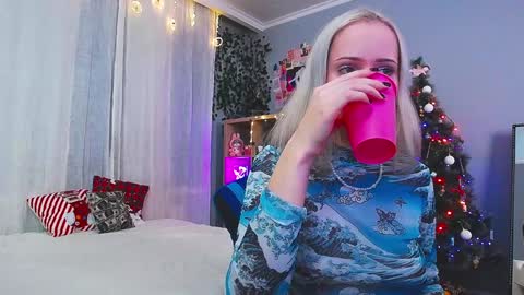 Snapshot of lizberry_moon chatting on 12/09/24, 06:01 Lisa online show from 12/09/24, 06:01