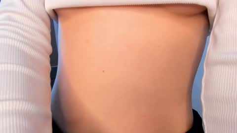 Snapshot of lizbethburks chatting on 03/08/25, 10:32 Liza online show from 03/08/25, 10:32