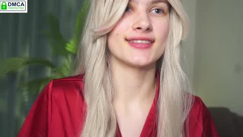 Snapshot of lizbethcoll chatting on 01/11/25, 04:46 Sunnheart online show from 01/11/25, 04:46