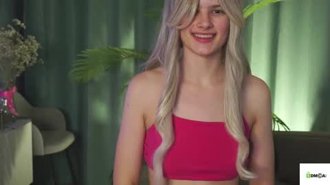 Snapshot of lizbethcoll chatting on 01/12/25, 09:19 Sunnheart online show from 01/12/25, 09:19