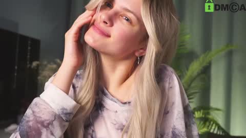 Snapshot of lizbethcoll chatting on 01/16/25, 07:20 Sunnheart online show from 01/16/25, 07:20