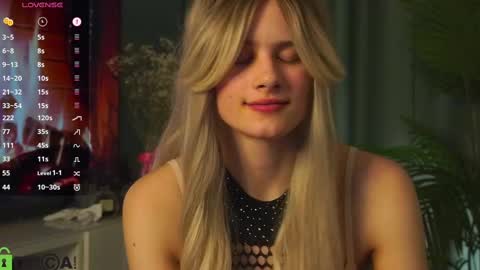 Snapshot of lizbethcoll chatting on 03/07/25, 11:38 Sunnheart online show from 03/07/25, 11:38