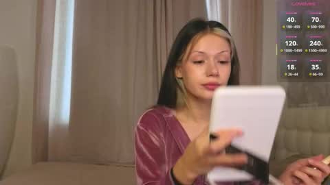 Snapshot of lizbethcoll chatting on 11/10/25, 07:07 Sunnheart online show from 11/10/25, 07:07