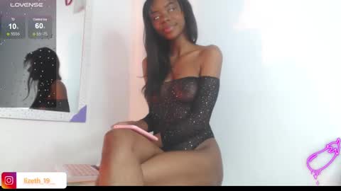 Snapshot of lizethdahyan_19 chatting on 12/17/24, 12:56 liz online show from 12/17/24, 12:56