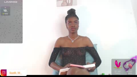 Snapshot of lizethdahyan_19 chatting on 01/13/25, 08:48 liz online show from 01/13/25, 08:48
